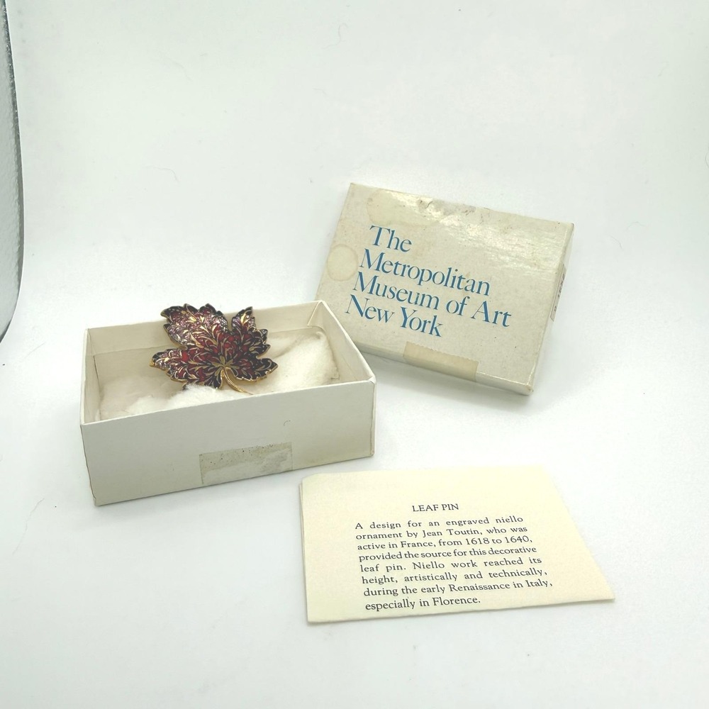 MMA Leaf Pin Brooch OS Red Gold Vintage 1985 Metropolitan Museum of Art Box Vtg
